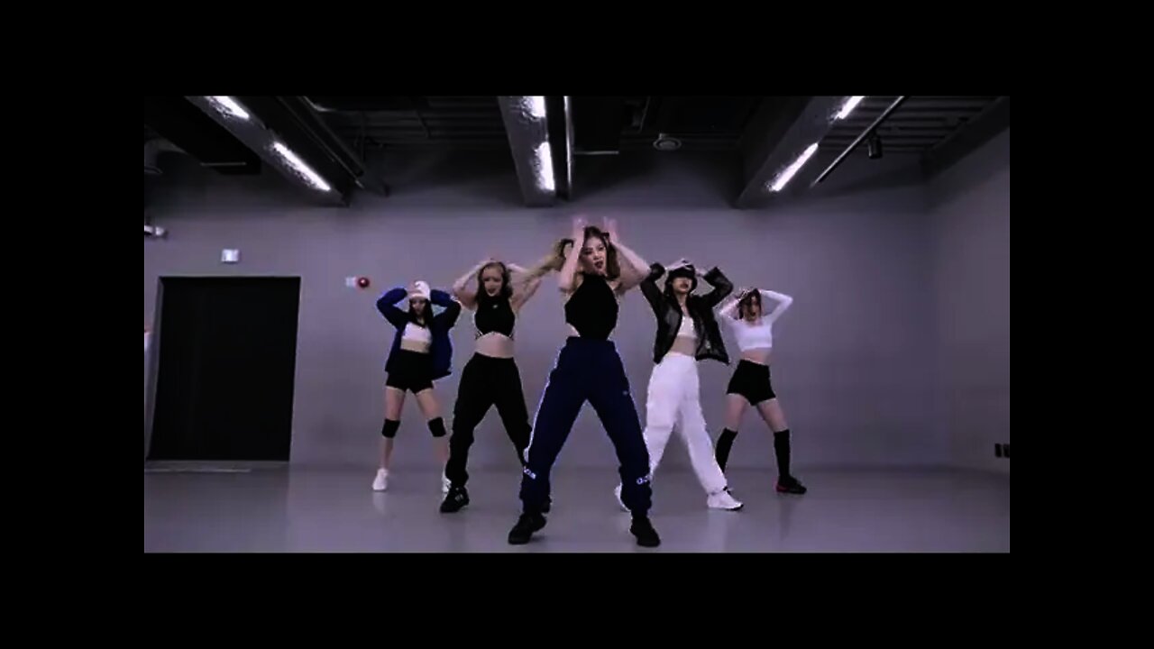 ITZY "LOCO" Dance Practice (5)