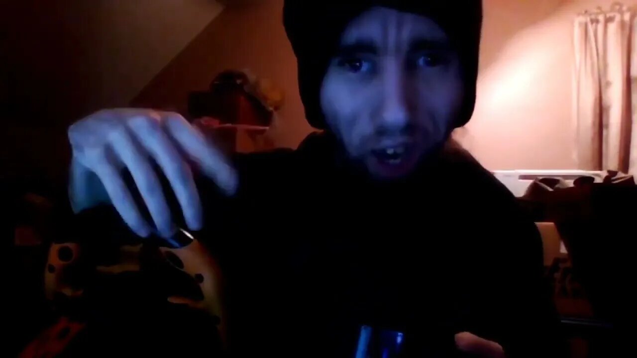 Cyraxx's rodent friends says hi to the audience.