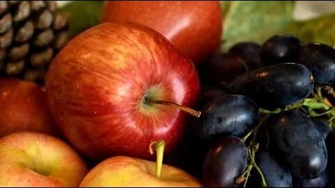 ¿Sabes cómo tenemos que lavar las uvas y manzanas? Ven a mi progrmaa a las 1:30 pm 04/08/23!