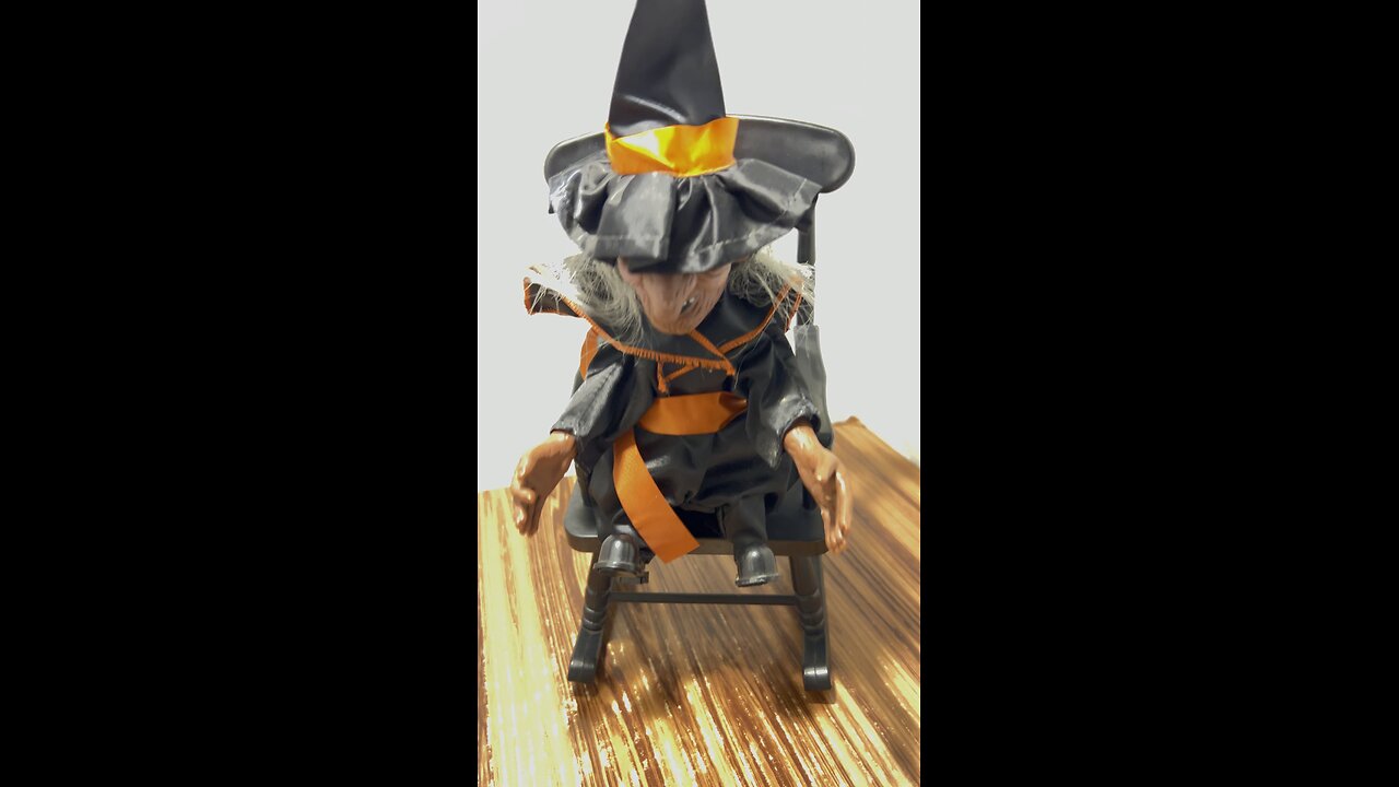 ANIMATRONICS Witch Rocking In Chair 12” Battery Operated Green Flashing Eyes