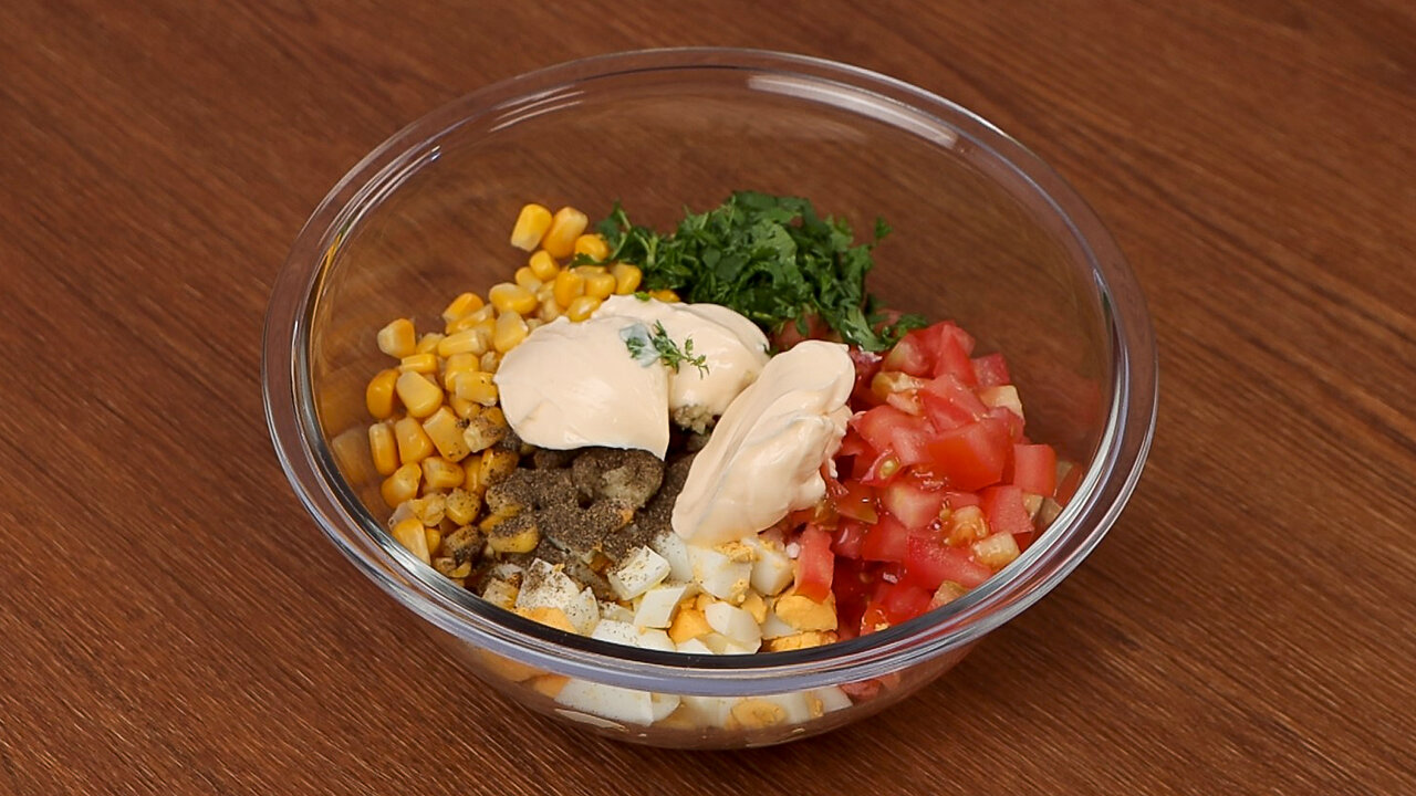 This salad is so delicious and healthy that I make it several times a week! simple and easy