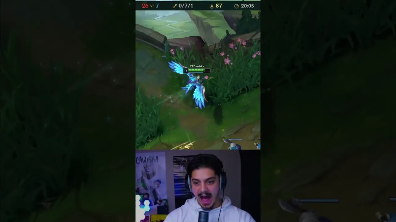 When you feed your laner too hard! #quinn #leagueoflegends #irealia #overpowerd #fed #funny #jff