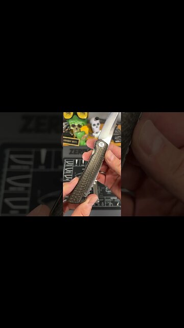 MAN!!! Carbon fiber knives are awesome #edcknife #knife #edc #edcvip #pocketknife #bushcraft