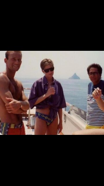 MELANIA TRUMP IS LADY DIANA AND THEY BOTH HAVE DICKS