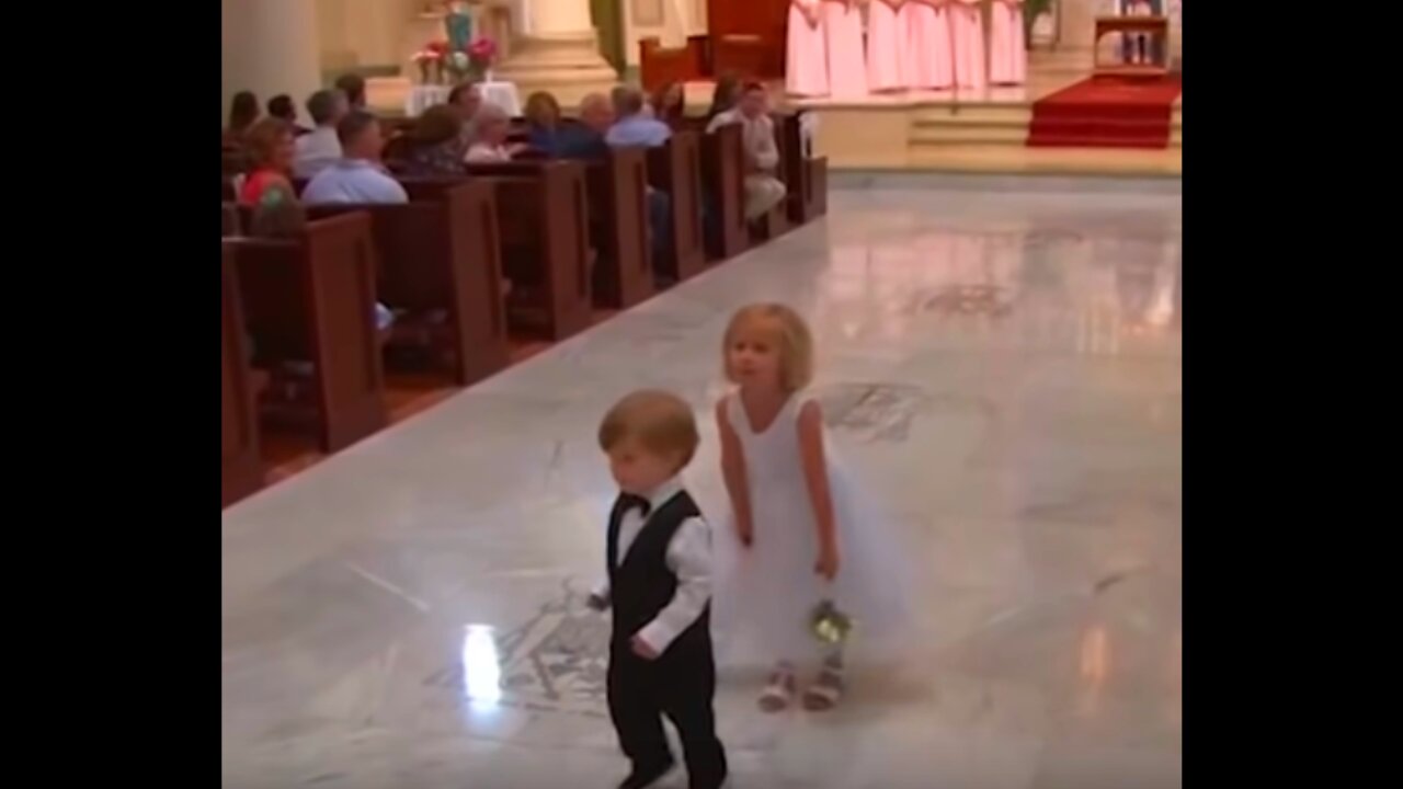 Kids add some comedy to a wedding! - Ring Bearer Fails