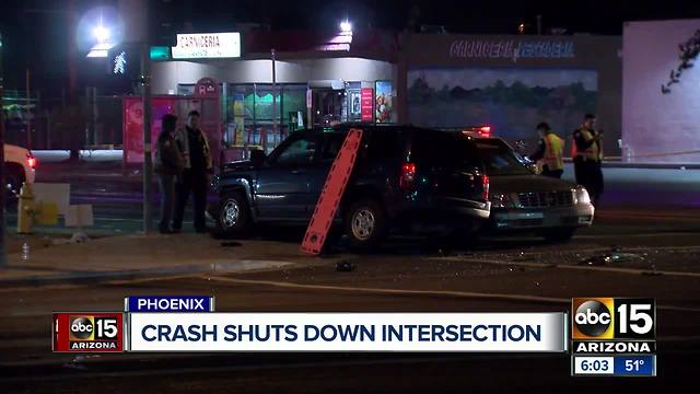 Crash shuts down intersection at 67th Avenue and McDowell