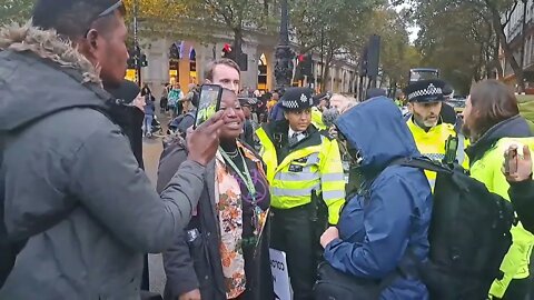 police begin to remove stop oil protesters out of the road #metpolice