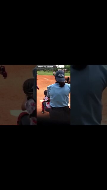Umpire just went with it [No mask needed!!!]
