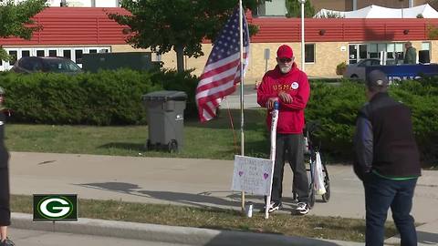 Packers fans split on 'display of unity' during anthem