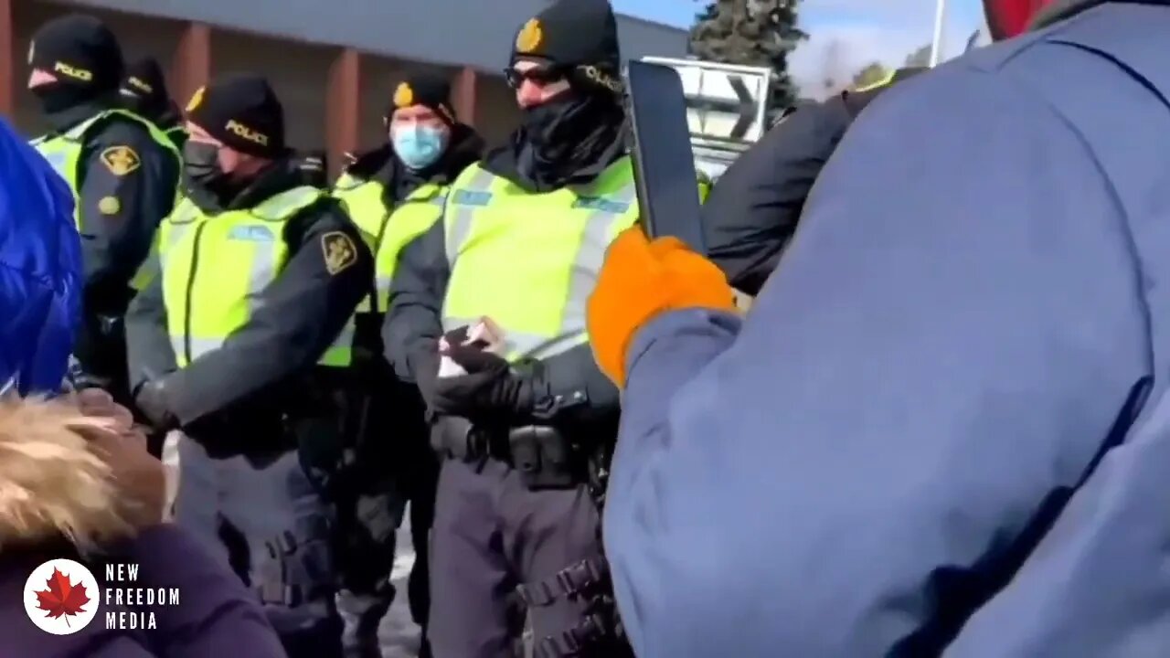 Woman Begs Police For FREEDOM | Ambassador Bridge #windsorontario