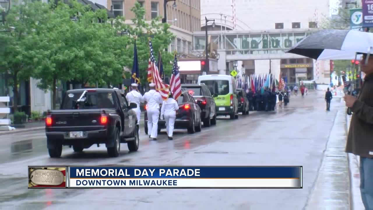 Memorial Day Parade goes on in Milwaukee despite rain