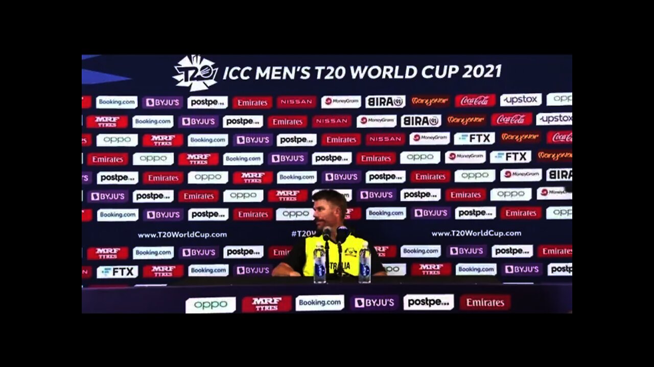 David Warner tries to do a Cristiano Ronaldo at presser, told to put Coca Cola bottles back