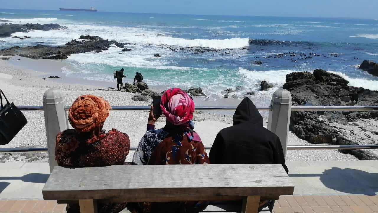 SOUTH AFRICA - Cape Town - Sea Point Drowning (Video) (i9T)