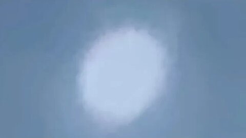 very large Sphere UFO flys overhead and very fast UFO heads North