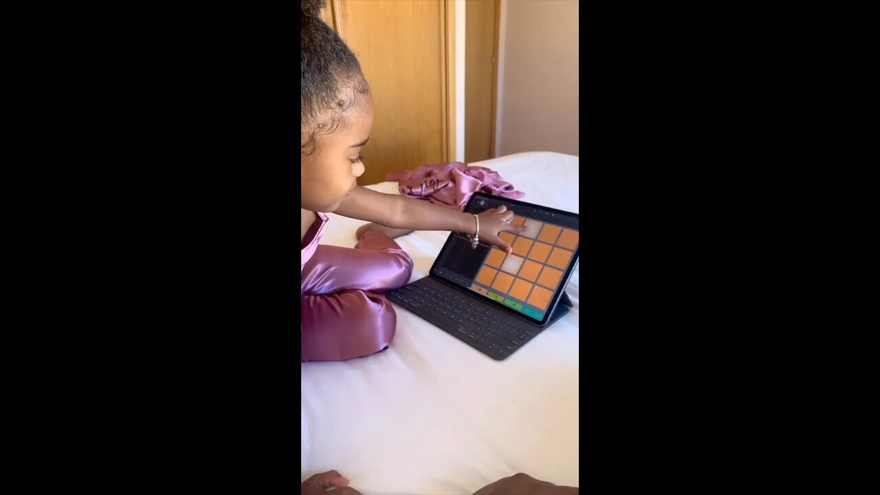 Making beats with my daughter ❤️🐰🎠 #kaysha #beatmakers #fyp #fypシ