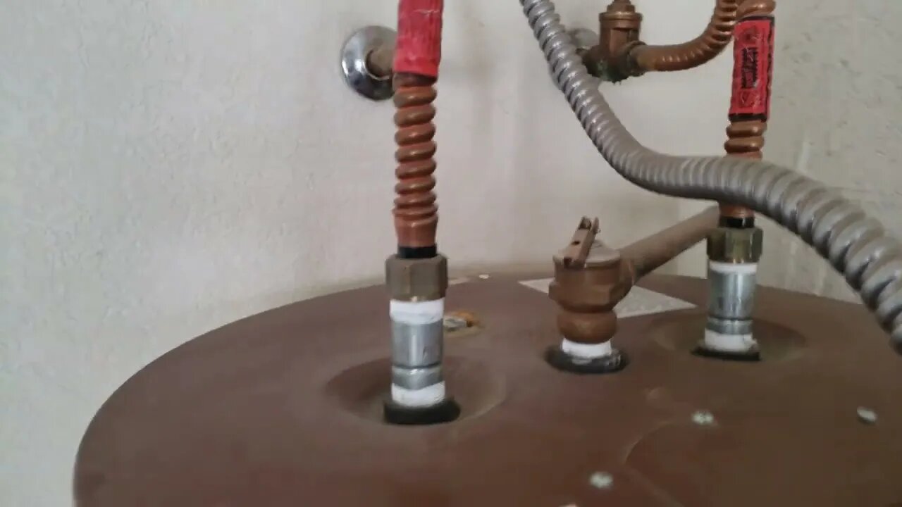 28 year old water heater that looks as good as new, on the outside. #youtubeshorts