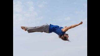Slackline: il accomplit un véritable exploit