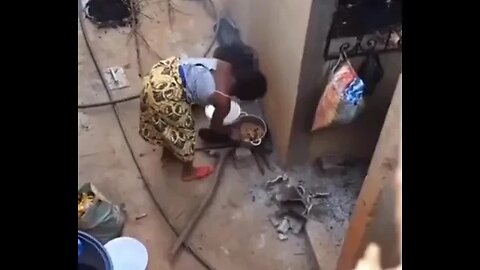 A Woman was caught throwing her menstrual panties inside her pot of soup