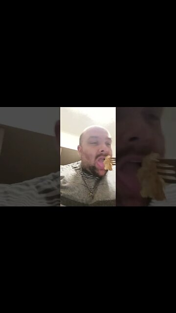 Trying Chef Ramsay's chicken pot pie #shortsfeed #shortsvideo #youtubeshorts #food #cheframsay