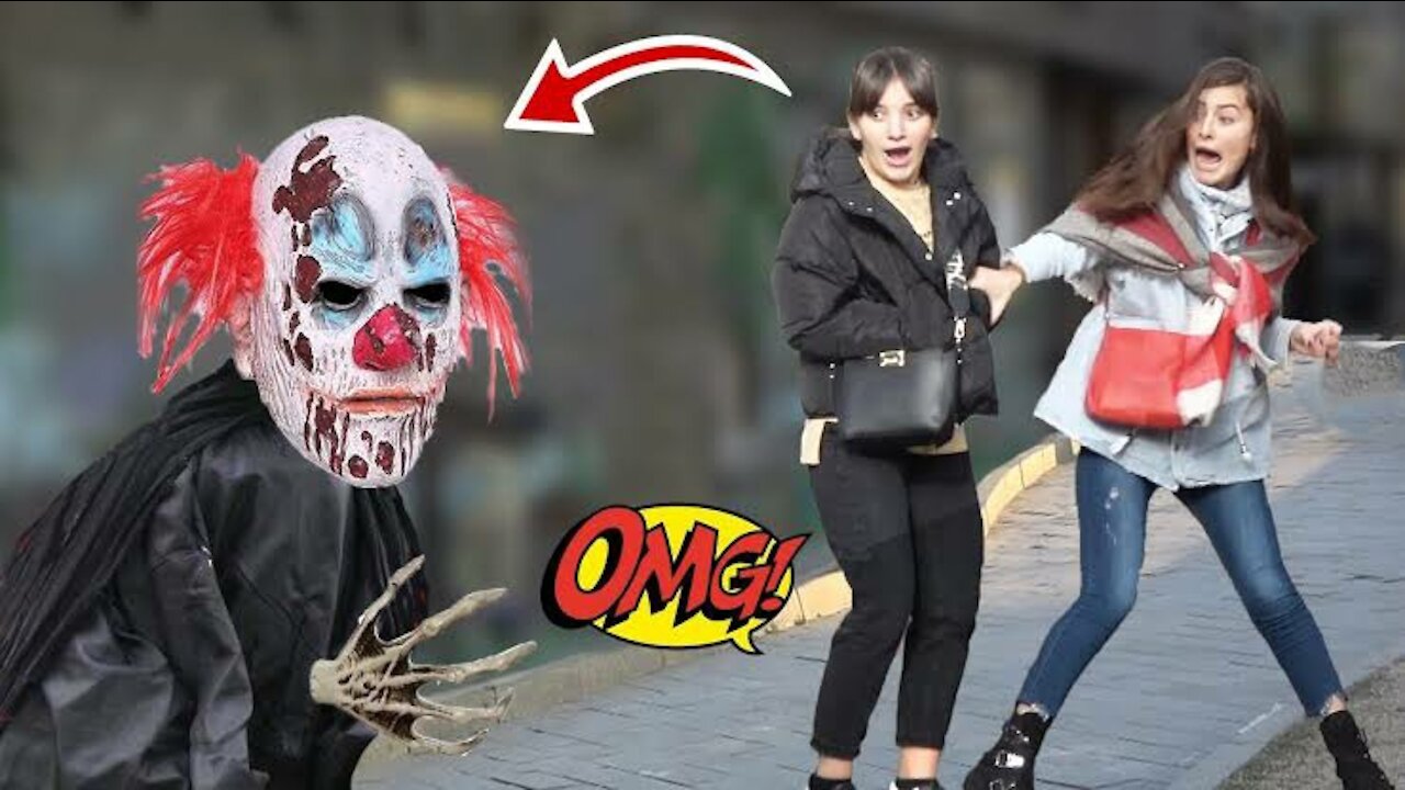 Halloween Prank On Friends!