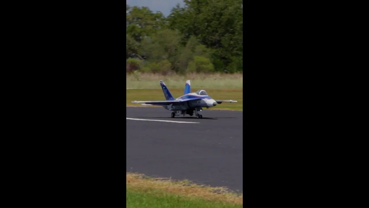 Canadian F-18 Hornet Lands in Texas || RC Jets