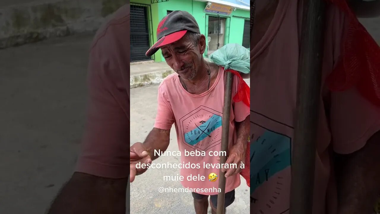 JAMAIS BEBA COM DESCONHECIDOS #meme #viral #rir #tiktok #kwai #youtubeshorts #fyp #shorts