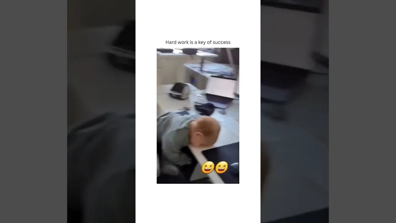 Working Hard (full song link in bio) 🥰🤗🤣.. Follow @motomotomastenbroek 🙏❤️ #love #cute #funny #famil