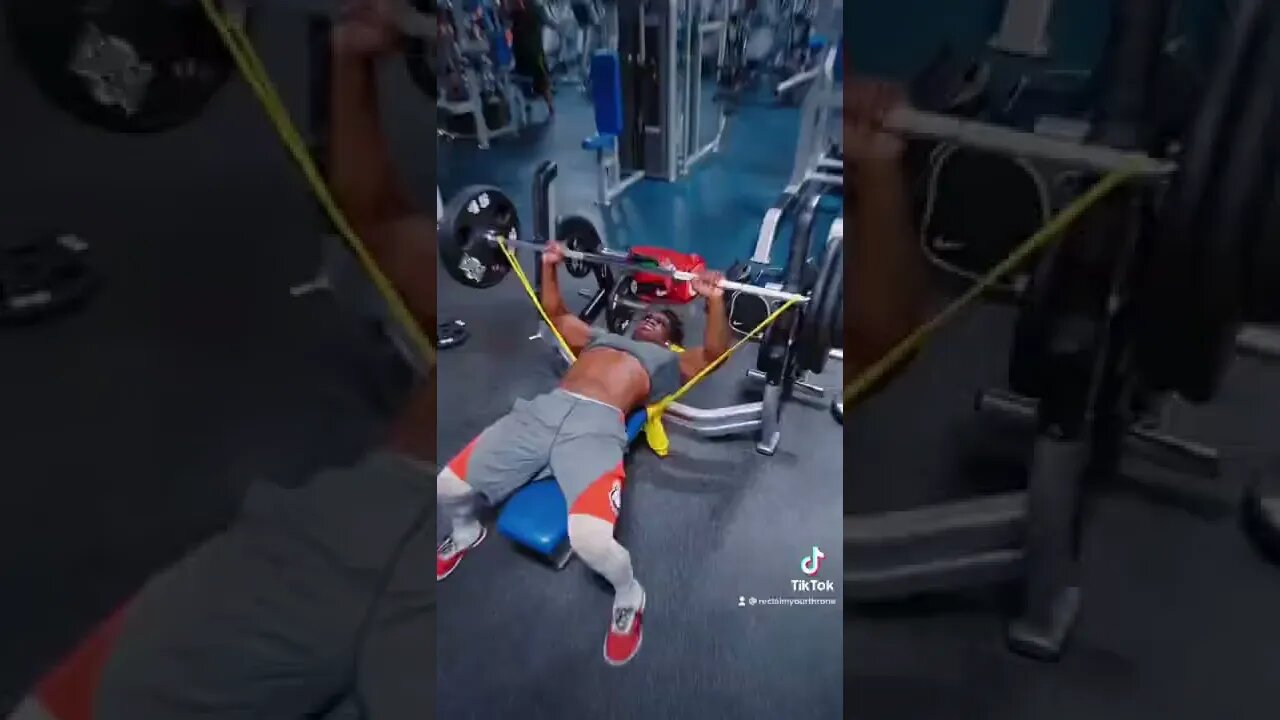 Dudes will beef over a bih 👑