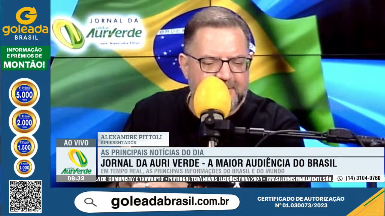 Ao lado de BOLSONARO, MENINO canta o HINO NACIONAL DO BRASIL. 🇧🇷