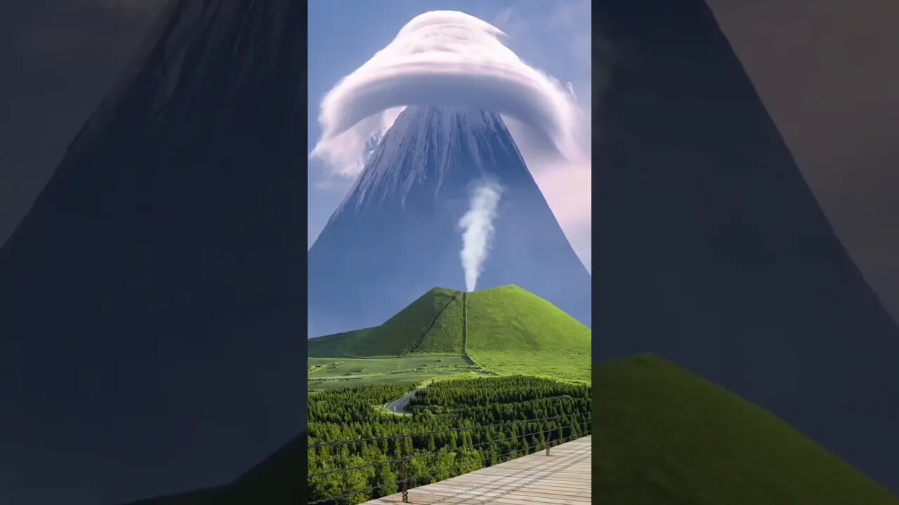 What Photoshop Witchcraft is This? 🤯🤯🤔 #shorts #viral #video