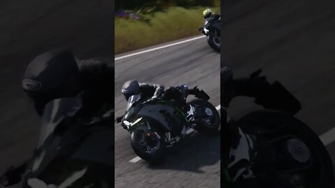 This Kawasaki Ninja H2 Supercharged is Lit🔥