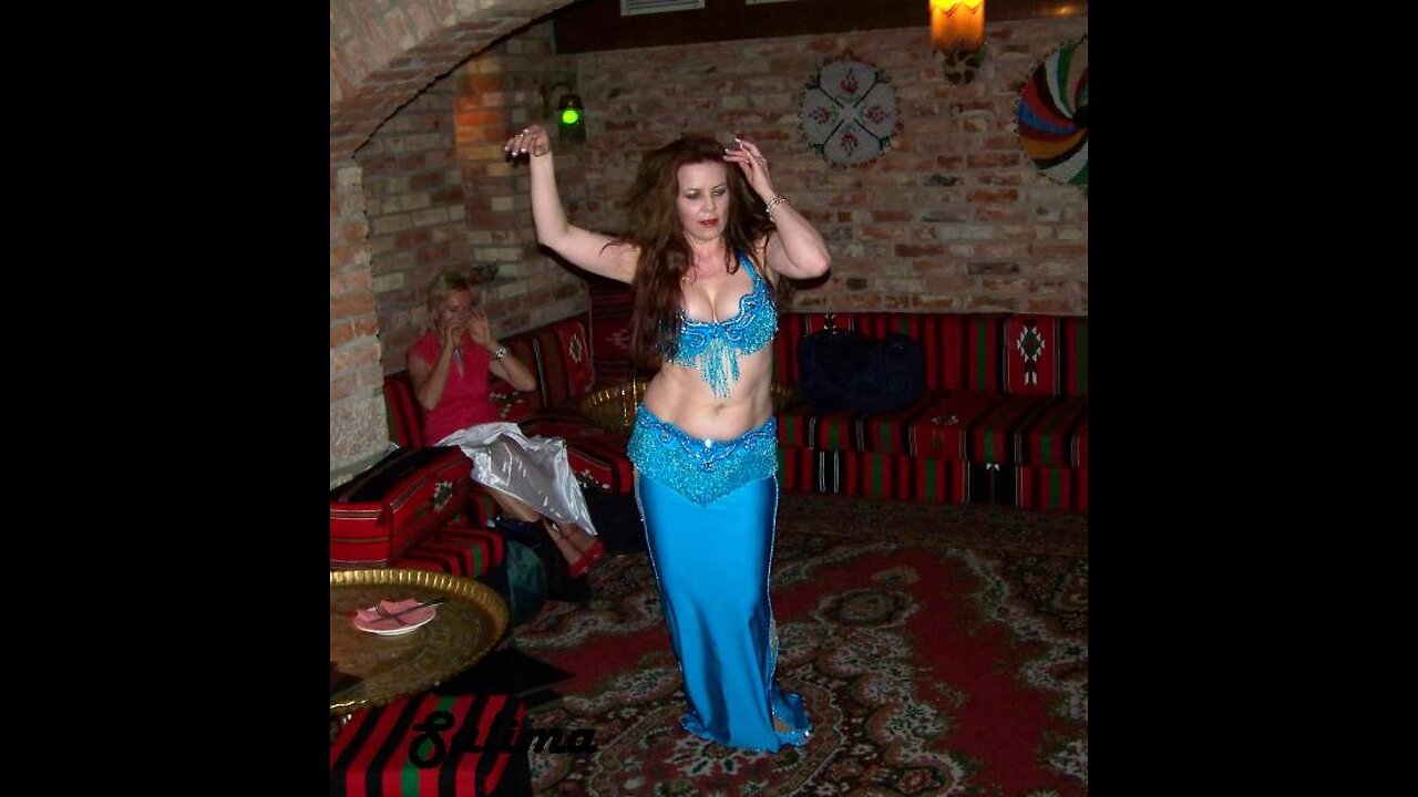 Damkina perform a drum-solo 2008 Dresden