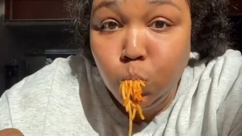 Lizzo Mukbangs For Money