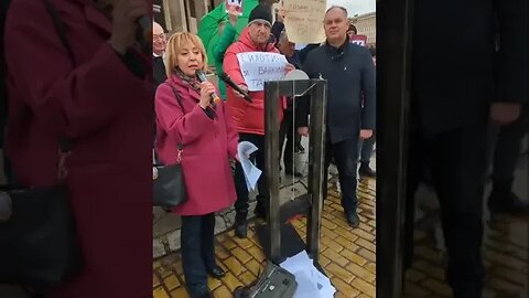 Мая Манолова За озаптяване на монополите!