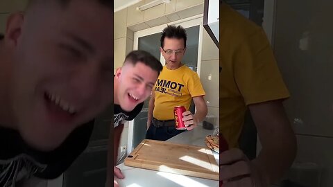 TATA TESTEAZA COLA CHINEZEASCA #oguritamica #mancaciosul #mancare