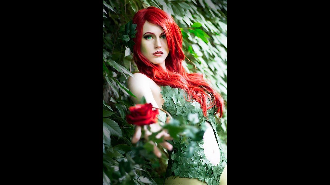 Poison ivy cosplay