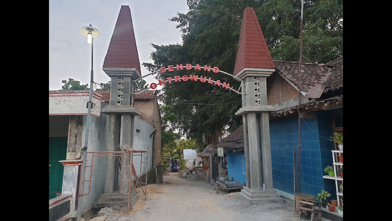 Kemukus mountain trowulan springs