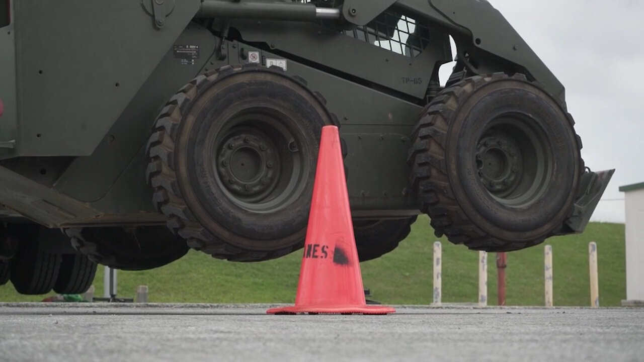 3d LSB and NMCB 5 conduct crane load test