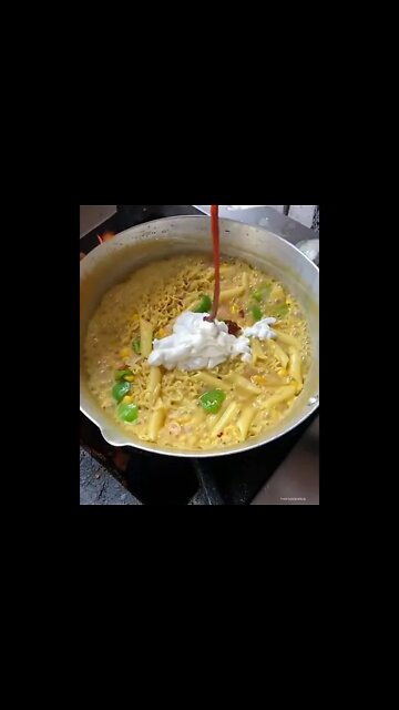 How to make yummy 😋 noodles in home 🏡#ytshorts #shorts #Food #Streetfood #UpFoodReview