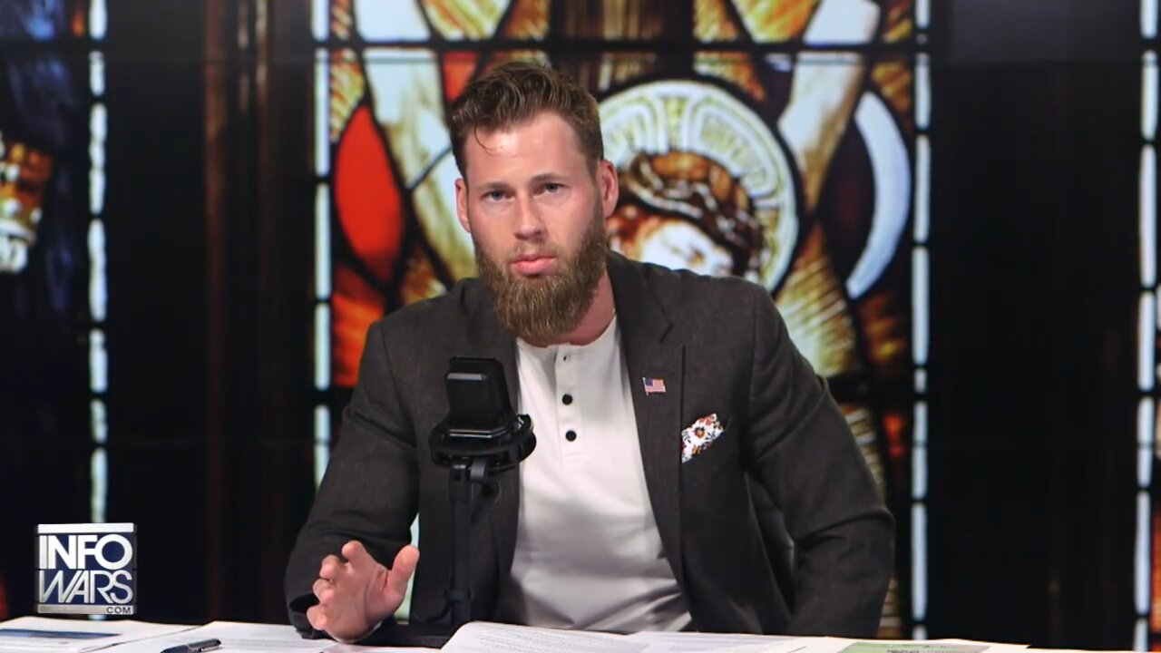 WAR ROOM (Full Show) Friday - 6/24/22