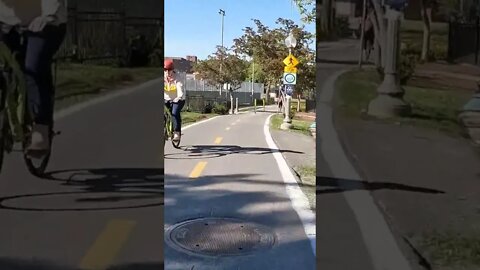 Montreal de Maisonneuve bike path in the morning