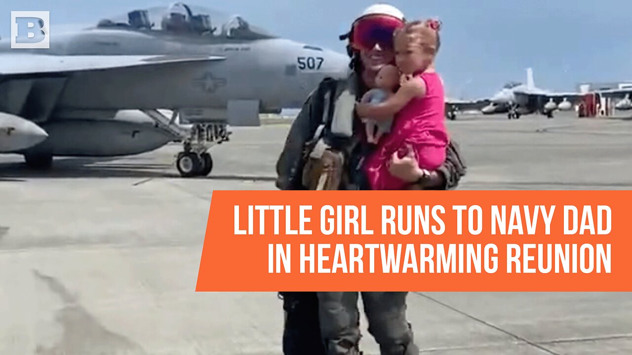 Heartwarming Reunion: Little Girl Sprints into Navy Dad's Arms on Return to US Base in Japan