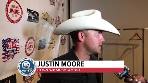 Justin Moore plays concert in boca for MSD victims