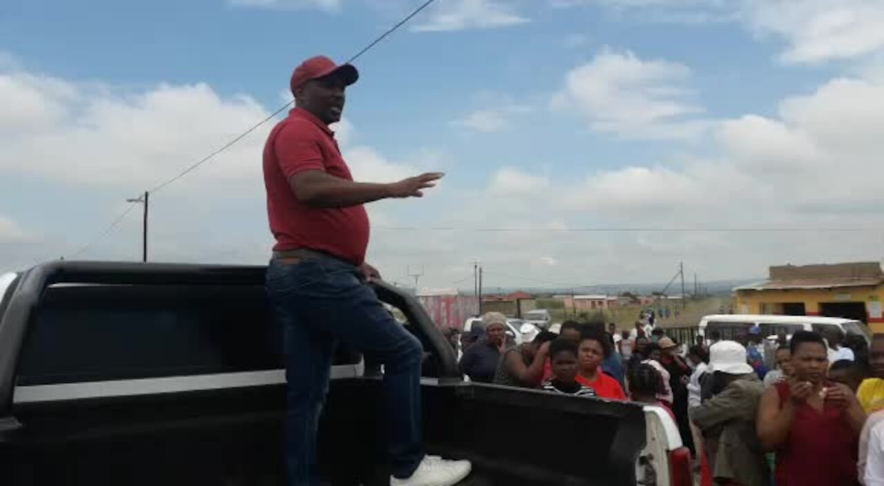 SOUTH AFRICA - Durban - Ladysmith protests (Videos) (twX)