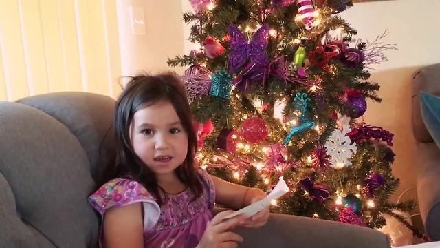 Little girl has priceless reaction to Disney On Ice surprise