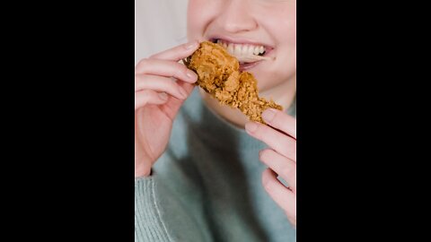 Keto fried chicken with broccoli