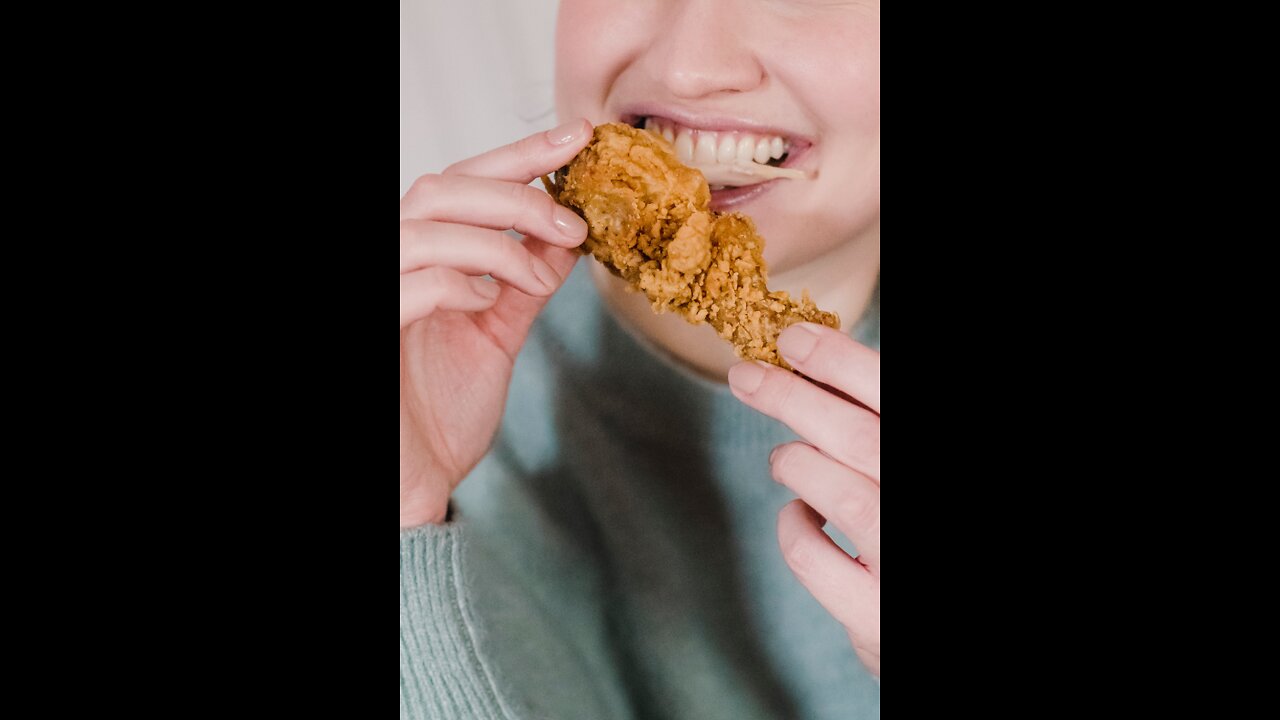 Keto fried chicken with broccoli