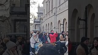 Horse pulls her hair #horseguardsparade