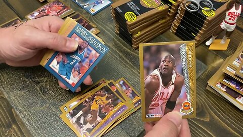 Another 1992-93 Fleer Basketball Series One box break.