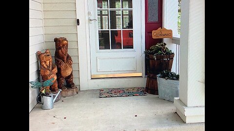 Lakewood couple asks for return of two carved bears stolen by porch pirates